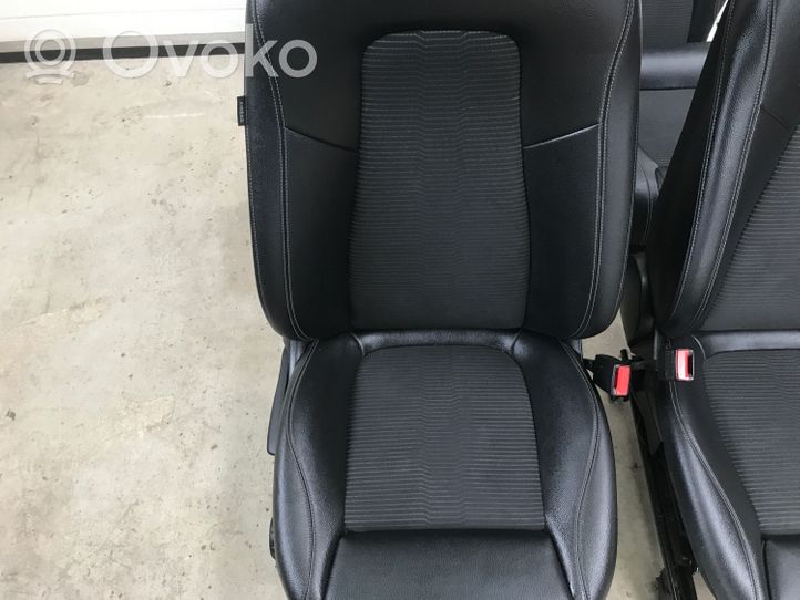 Mercedes-Benz B W247 Juego del asiento 2478602403