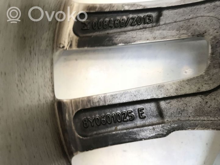 Audi A3 8Y Felgi aluminiowe R17 8Y0601025E