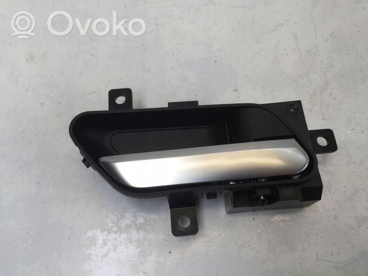 Nissan Qashqai J12 Klamka wewnętrzna drzwi tylnych 806706UA0A