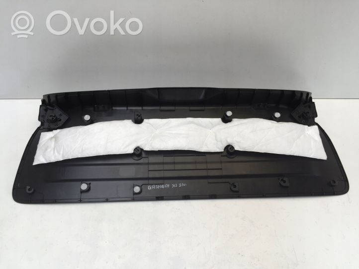 Nissan Qashqai J12 Garniture de couvercle de coffre arriere hayon 909016UA0A