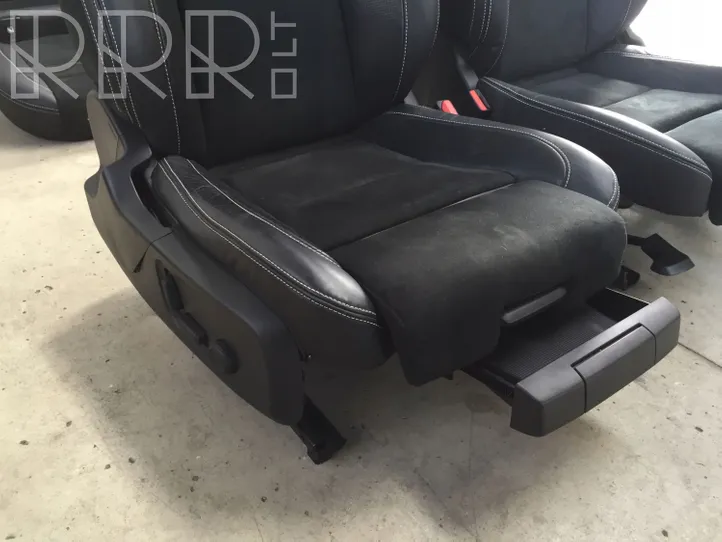 Volvo XC40 Seat set 