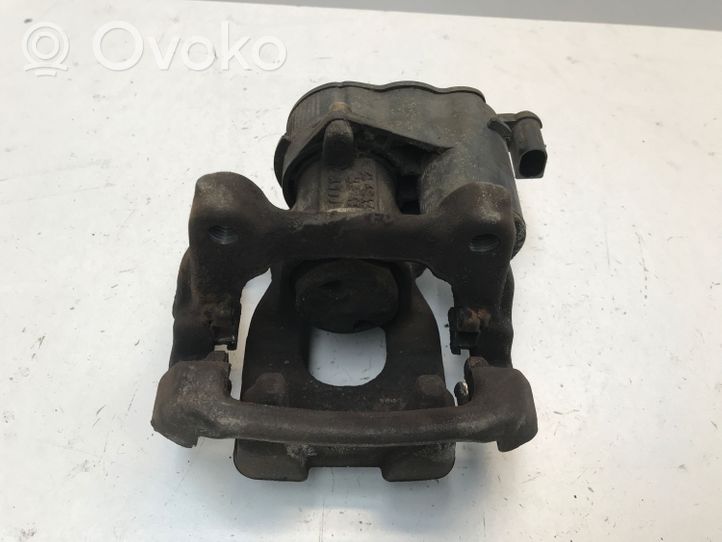 Mercedes-Benz B W247 Caliper del freno trasero A2474230198