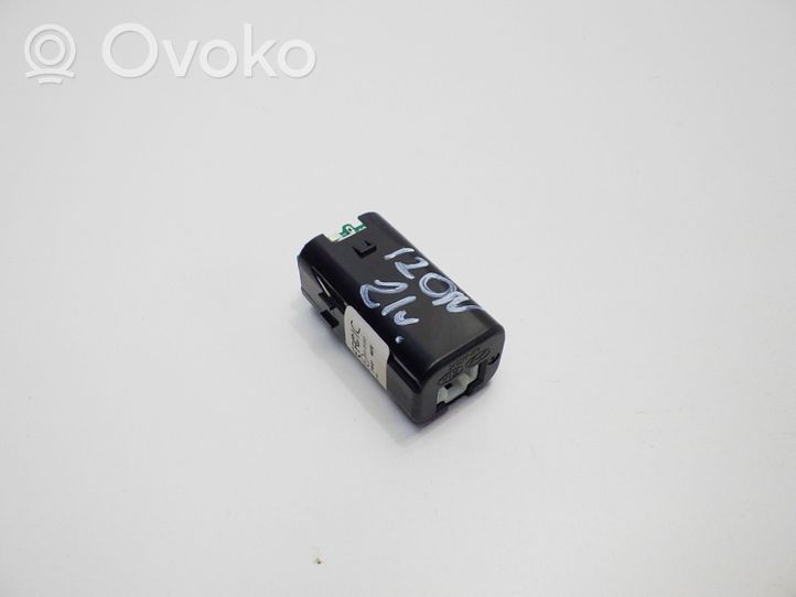 Hyundai i20 (BC3 BI3) Connecteur/prise USB 96125Q0020