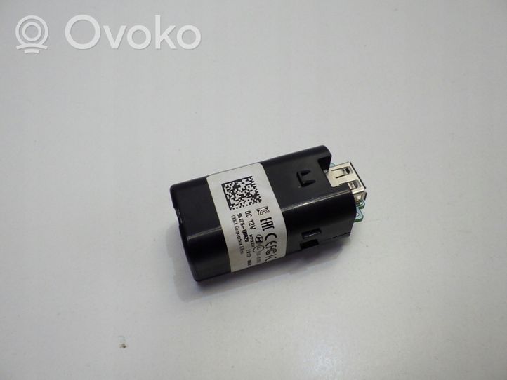 Hyundai i20 (BC3 BI3) Connecteur/prise USB 96125Q0020