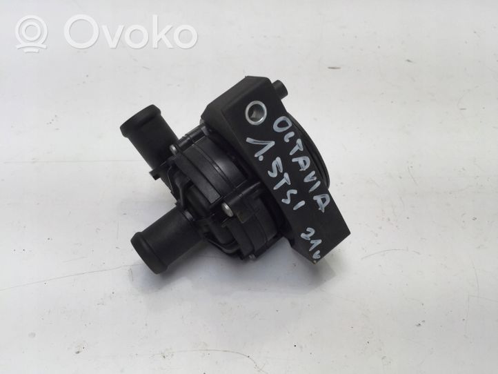 Skoda Octavia Mk4 Pompe de circulation d'eau 2Q0965567