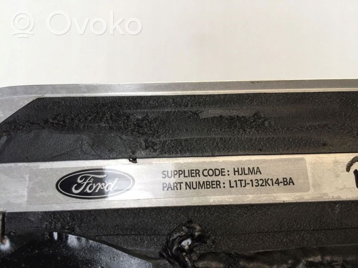 Ford Puma Copertura del rivestimento del sottoporta anteriore L1TJ132K14BA