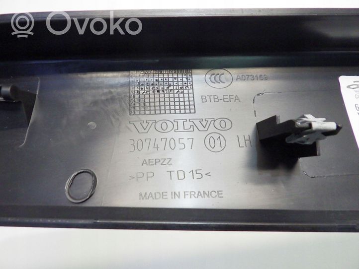 Volvo XC40 Altro elemento di rivestimento bagagliaio/baule 30747057