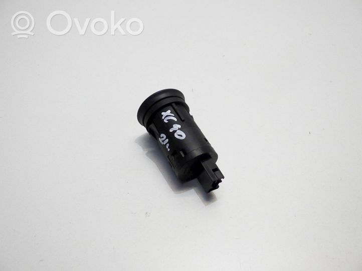 Volvo XC40 Gniazdo / Złącze USB 32231928