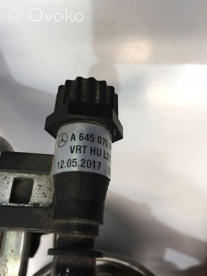 Mercedes-Benz GLA W156 Boîtier de filtre à carburant A6070901652