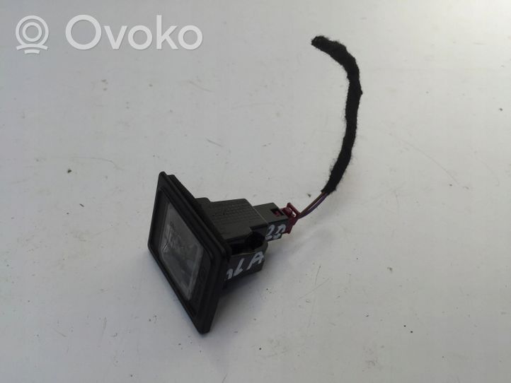 Mercedes-Benz GLA H247 Lampa oświetlenia tylnej tablicy rejestracyjnej A0009062903