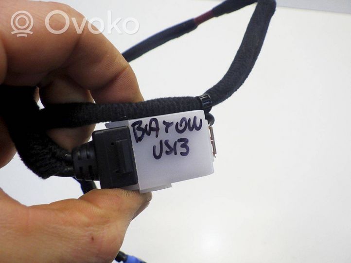 Hyundai Bayon USB-pistokeliitin 96120-T7250