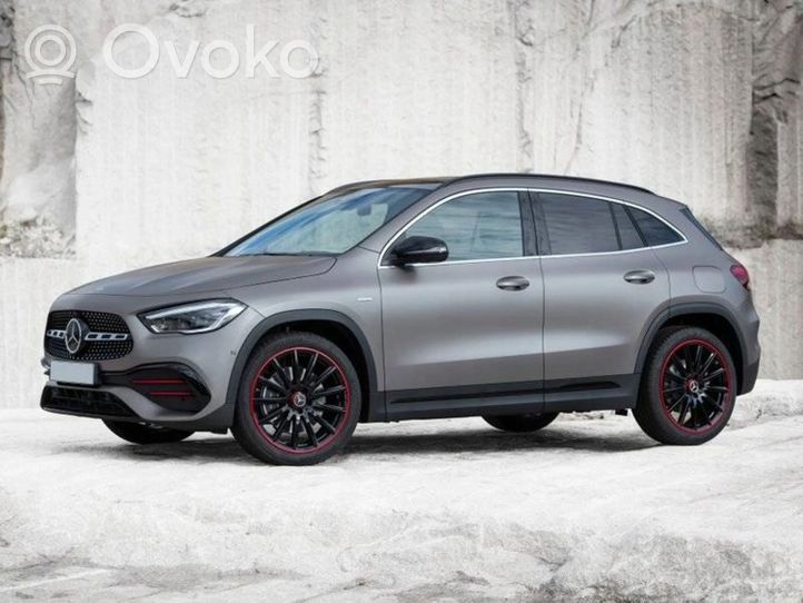 Mercedes-Benz GLA H247 Lokasuoja BLOTNIK