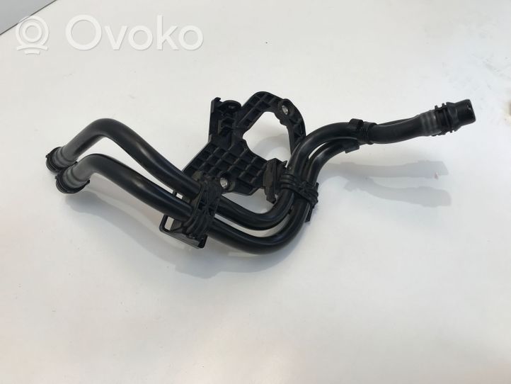 Mercedes-Benz GLA H247 Tuyau de liquide de refroidissement moteur A1775010402