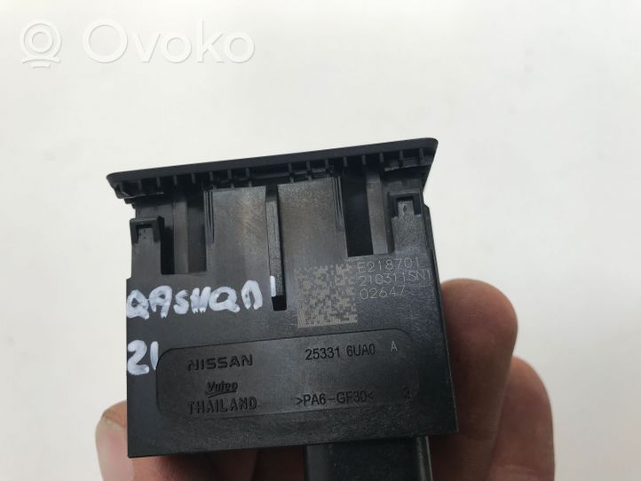 Nissan Qashqai J12 Gniazdo / Złącze USB 253316UA0A