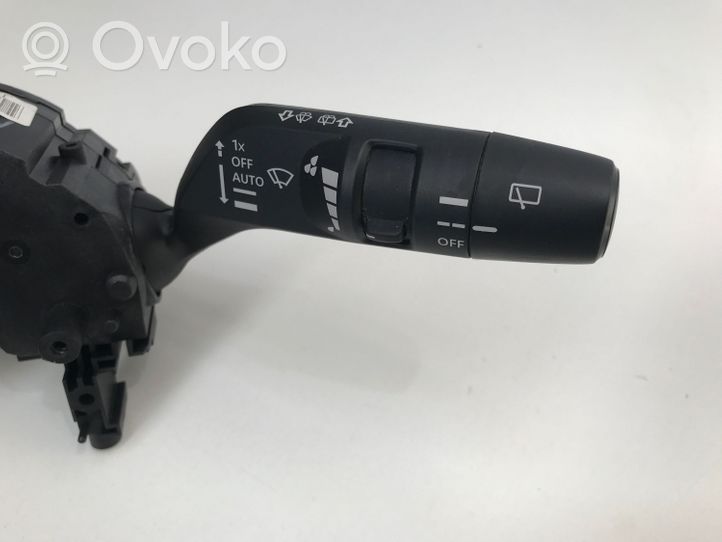 Nissan Qashqai J12 Leva/interruttore dell’indicatore di direzione e tergicristallo J121020067