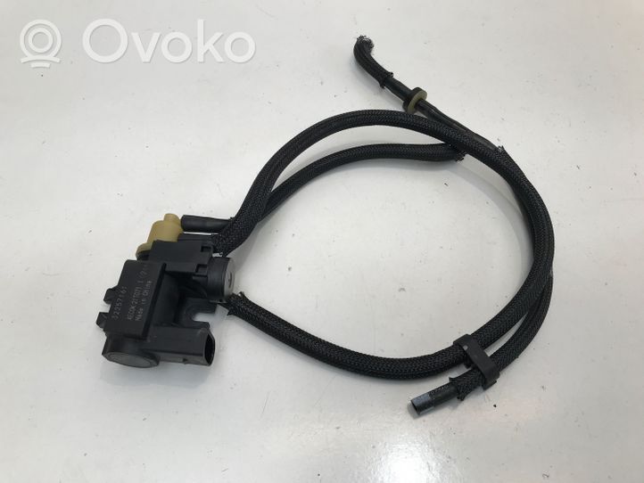 Volvo XC40 Zawór podciśnienia / Elektrozawór turbiny 32257161