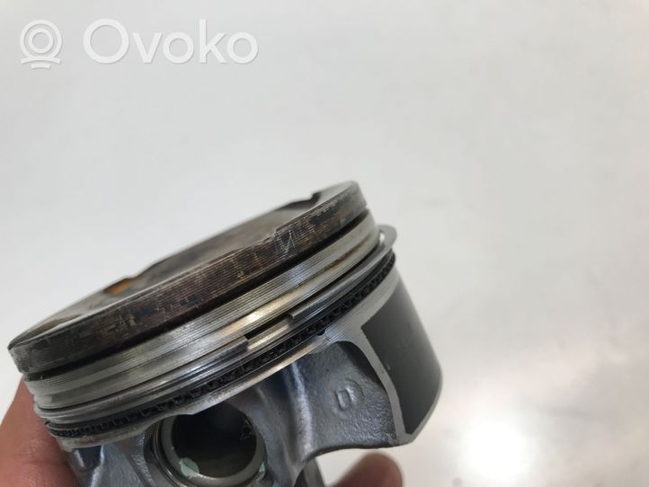 Hyundai i20 (BC3 BI3) Piston avec bielle 3300400