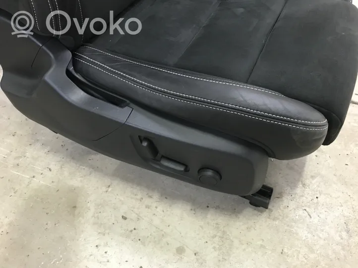 Volvo XC40 Seat set 