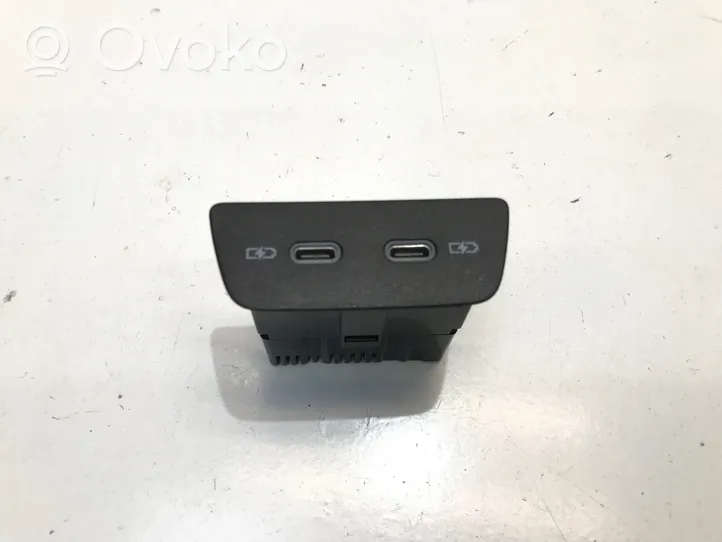 Cupra Born Connettore plug in USB 2G6035954