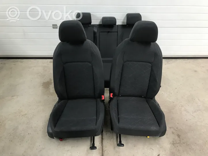 Volkswagen Golf VIII Seat set 