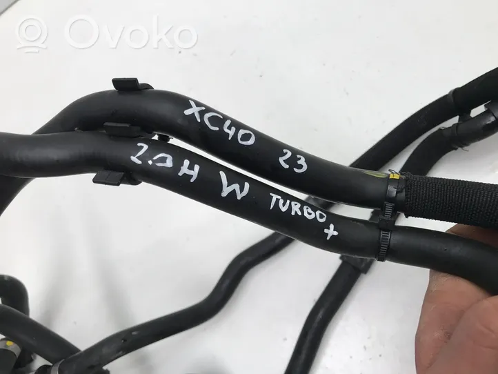 Volvo XC40 Tuyau de liquide de refroidissement moteur 32325211