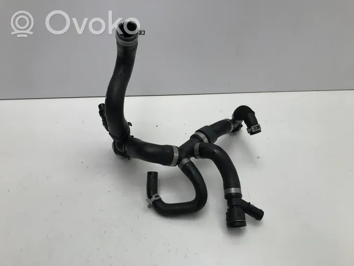 Volvo XC40 Tuyau de liquide de refroidissement moteur 8891054200