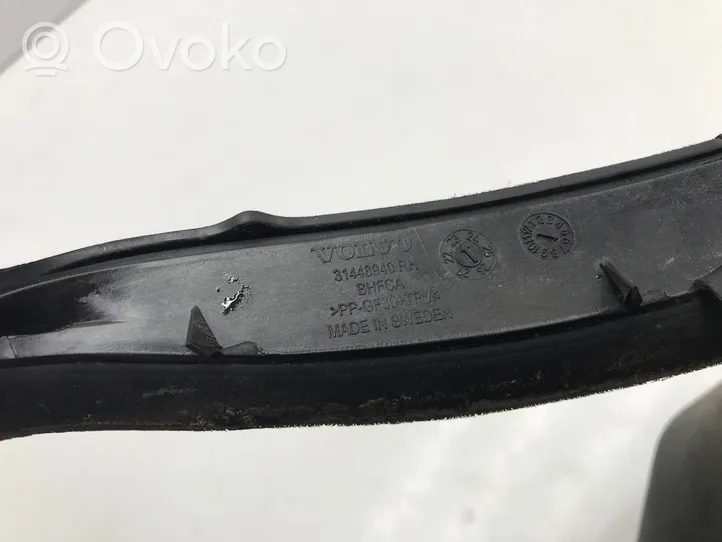 Volvo XC40 Listwa szyby czołowej / przedniej 31448940