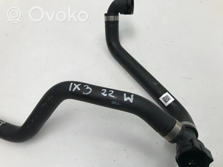 BMW iX3 G08 Tubo flessibile del liquido di raffreddamento del motore 8743372