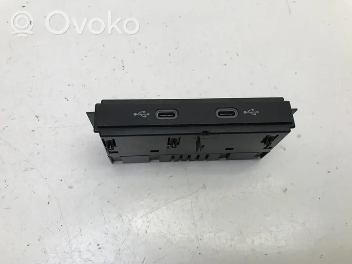 Volkswagen ID.4 Gniazdo / Złącze USB 5NA035736