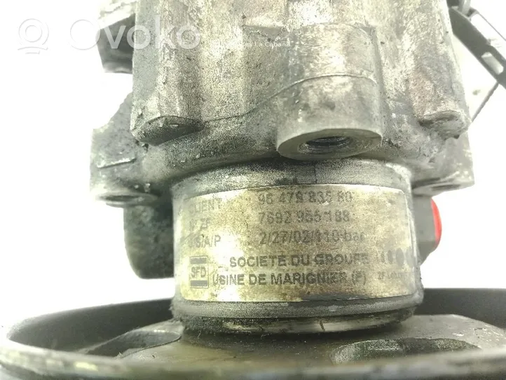 Peugeot 807 Ohjaustehostimen pumppu 9647883580