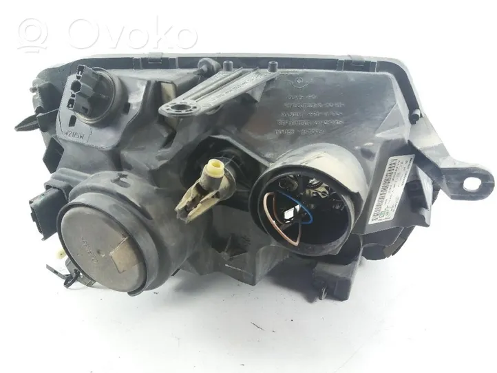 Dacia Duster Lampa przednia 000081341201996661