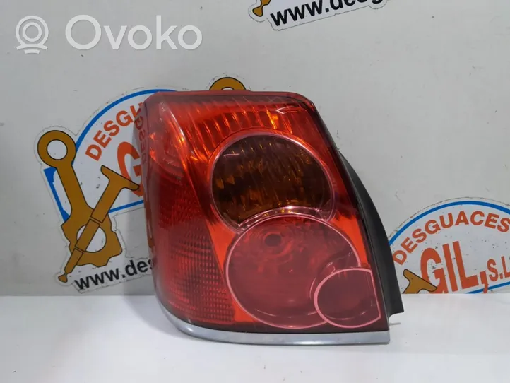 Toyota Avensis T250 Lampa tylna 