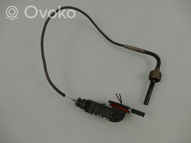 Mercedes-Benz CLS C219 Exhaust gas temperature sensor A0009054305