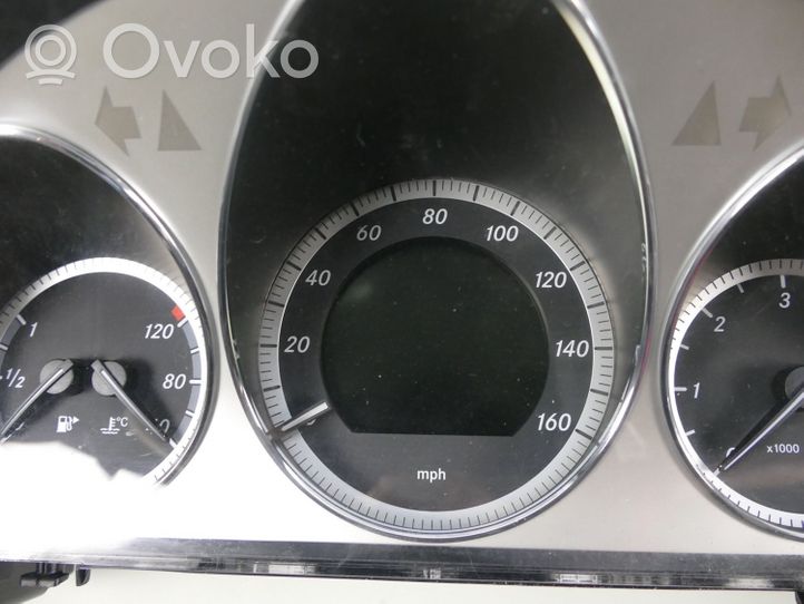Mercedes-Benz C W204 Speedometer (instrument cluster) A2049005000