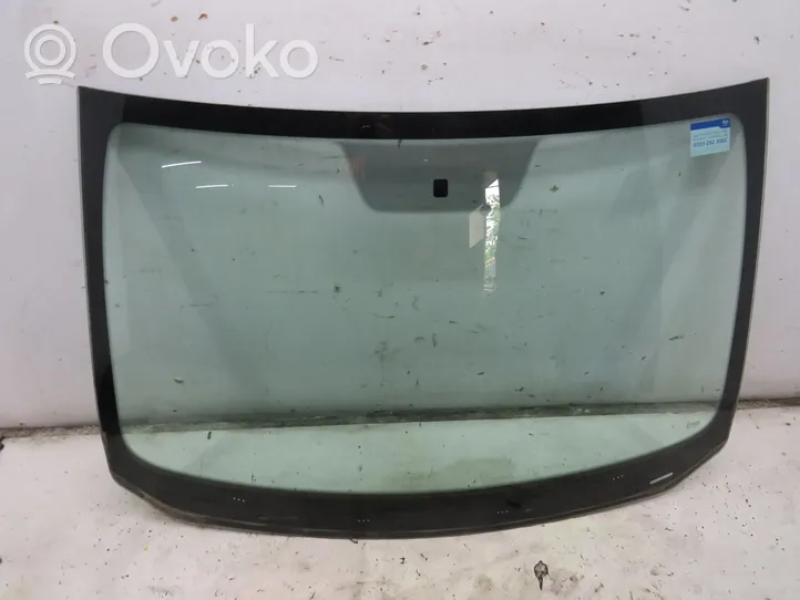 Dacia Sandero Front windscreen/windshield window 