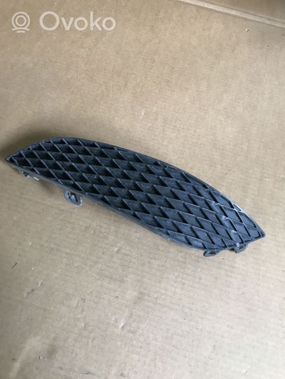 Opel Astra H Grille inférieure de pare-chocs avant 13225762