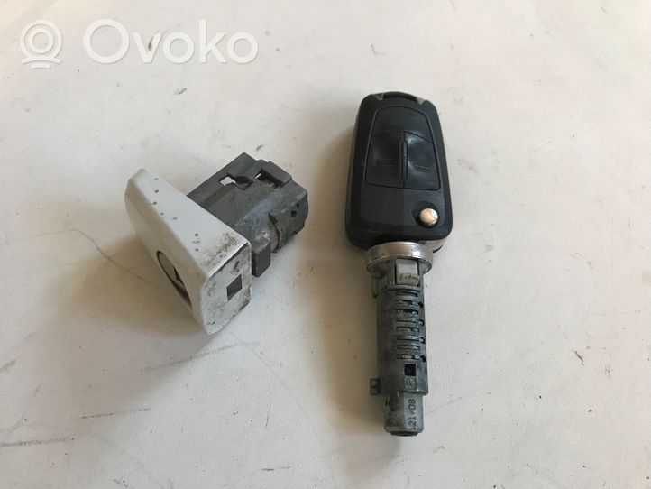 Opel Astra J Ignition key/card 