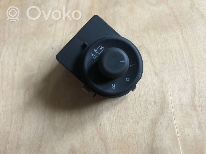 Opel Astra J Wing mirror switch 13345014