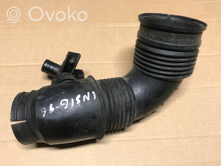 Opel Insignia A Turbo air intake inlet pipe/hose 55561787