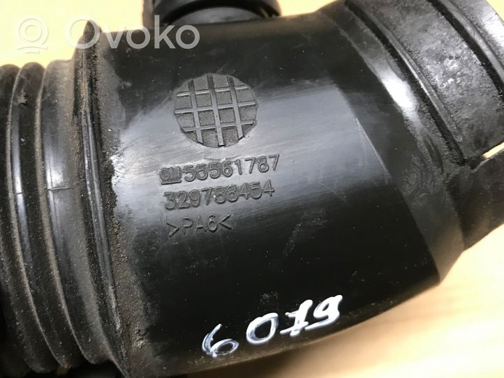 Opel Insignia A Rura / Wąż dolotowy powietrza turbiny 55561787