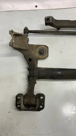 Opel Zafira C Rear axle beam 