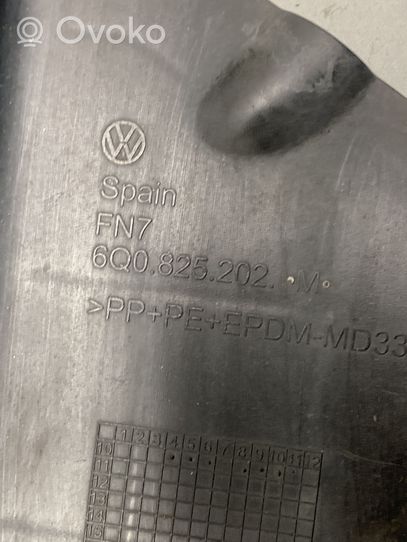 Volkswagen Polo V 6R Keskiosan alustan suoja välipohja 6Q0825202M