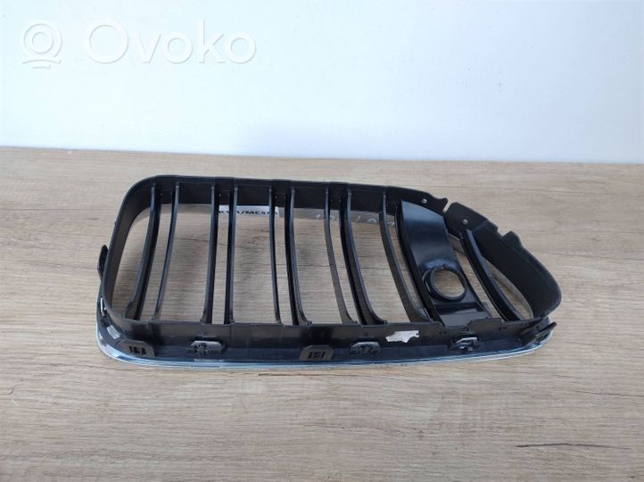 BMW 6 F12 F13 Maskownica / Grill / Atrapa górna chłodnicy 51137212849