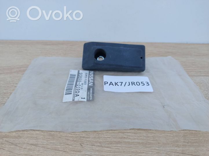 Nissan Navara D22 Support de pare-chocs arrière 93848-01G0A