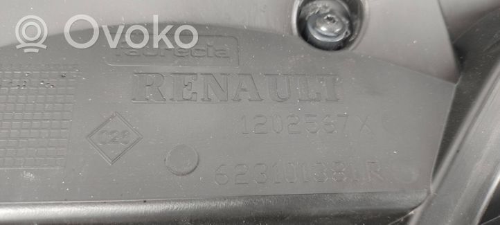 Renault Kangoo II Etupuskurin ylempi jäähdytinsäleikkö 623101381R