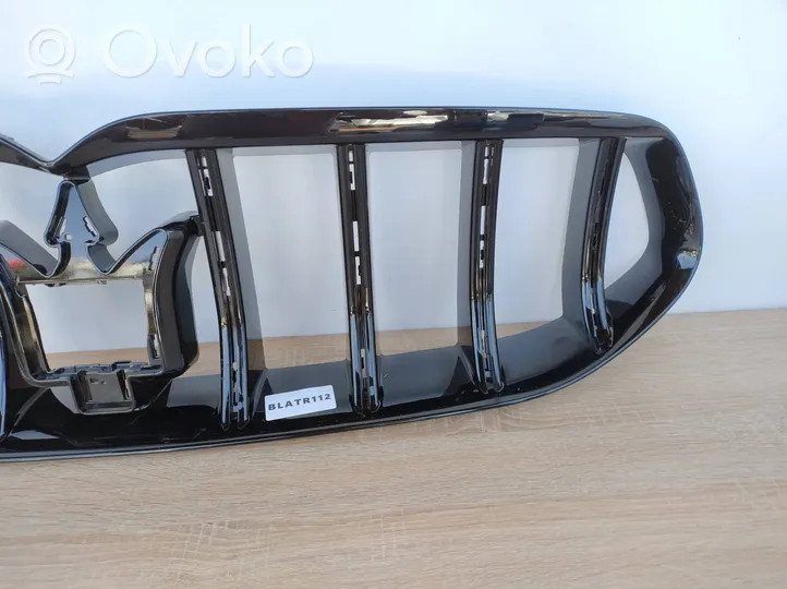 Maserati Grecale Maskownica / Grill / Atrapa górna chłodnicy 670170829