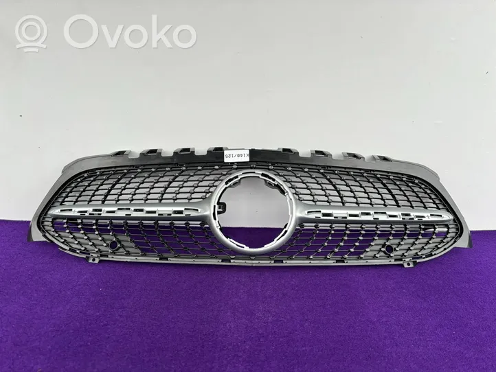 Mercedes-Benz A W177 Grille calandre supérieure de pare-chocs avant A1778880200