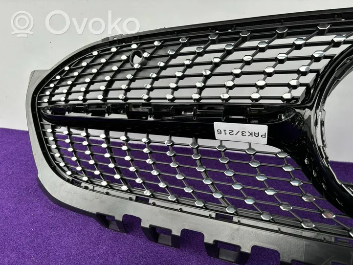 Mercedes-Benz A W177 Maskownica / Grill / Atrapa górna chłodnicy A1778884100