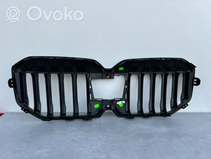 BMW 2 Active Tourer U06 Grille calandre supérieure de pare-chocs avant 8737189