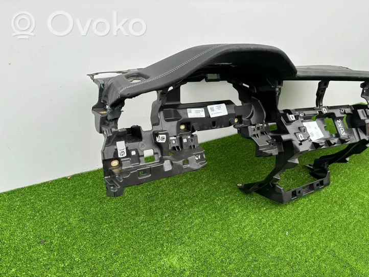 Audi Q8 Panelė 4M8857033